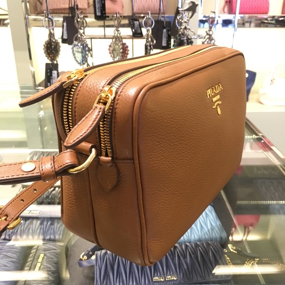 Prada - Vitello Phenix Crossbody - Picture 6 of 8